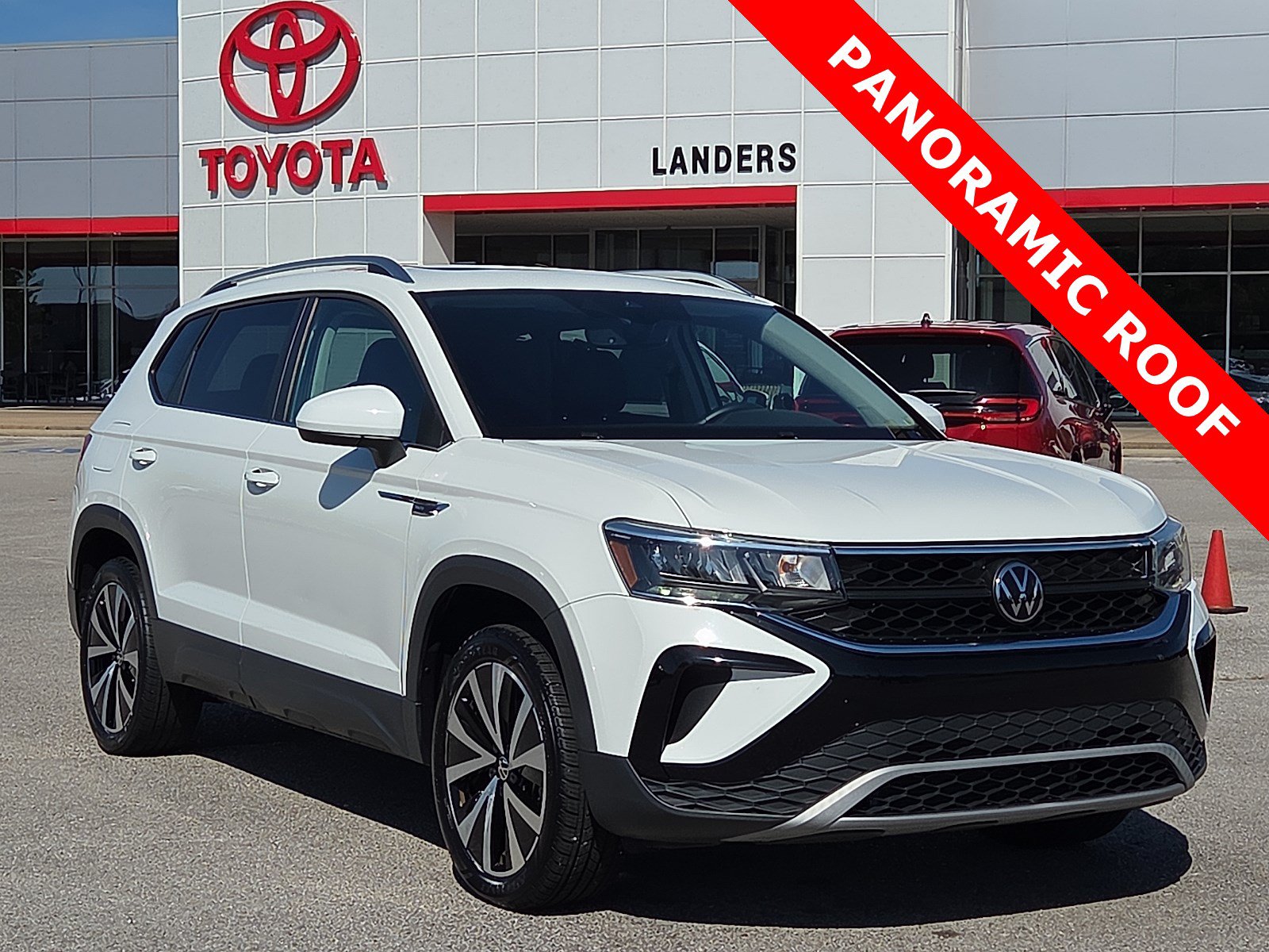 Used 2023 Volkswagen Taos SE w/ Panoramic Sunroof Package