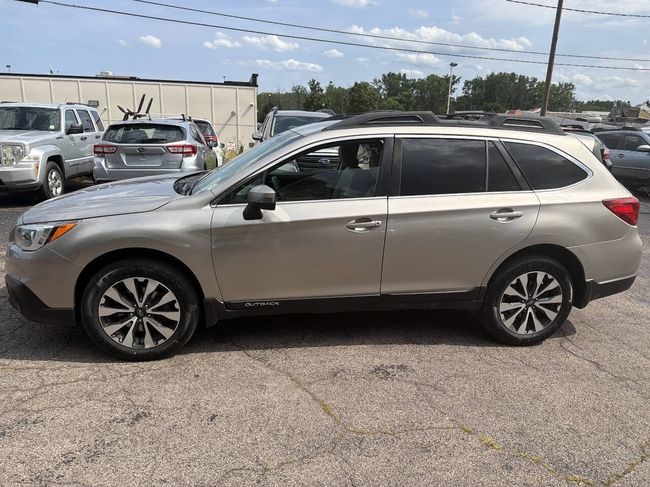 Used 2016 Subaru Outback 2.5i Limited AWD/4WD image 14