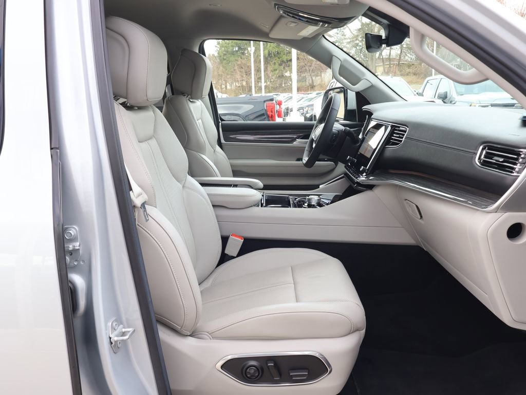 Used 2022 Jeep Wagoneer Series II image 39