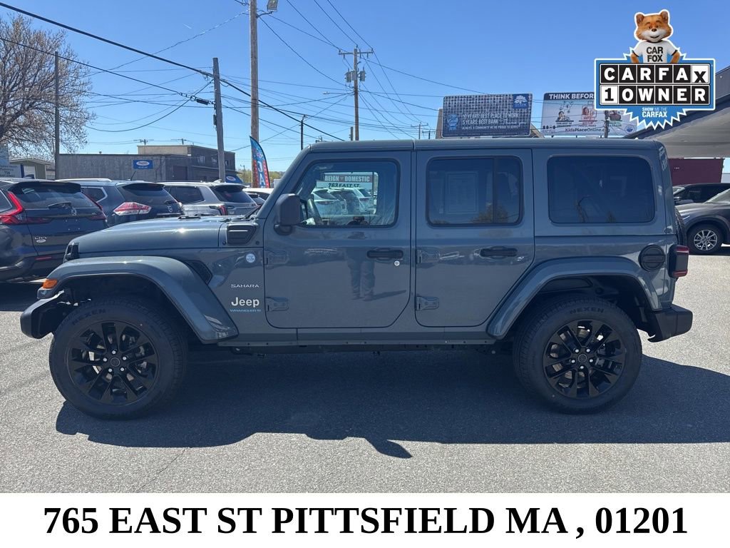 Used 2024 Jeep Wrangler Unlimited Sahara w/ Technology Group AWD/4WD image 4