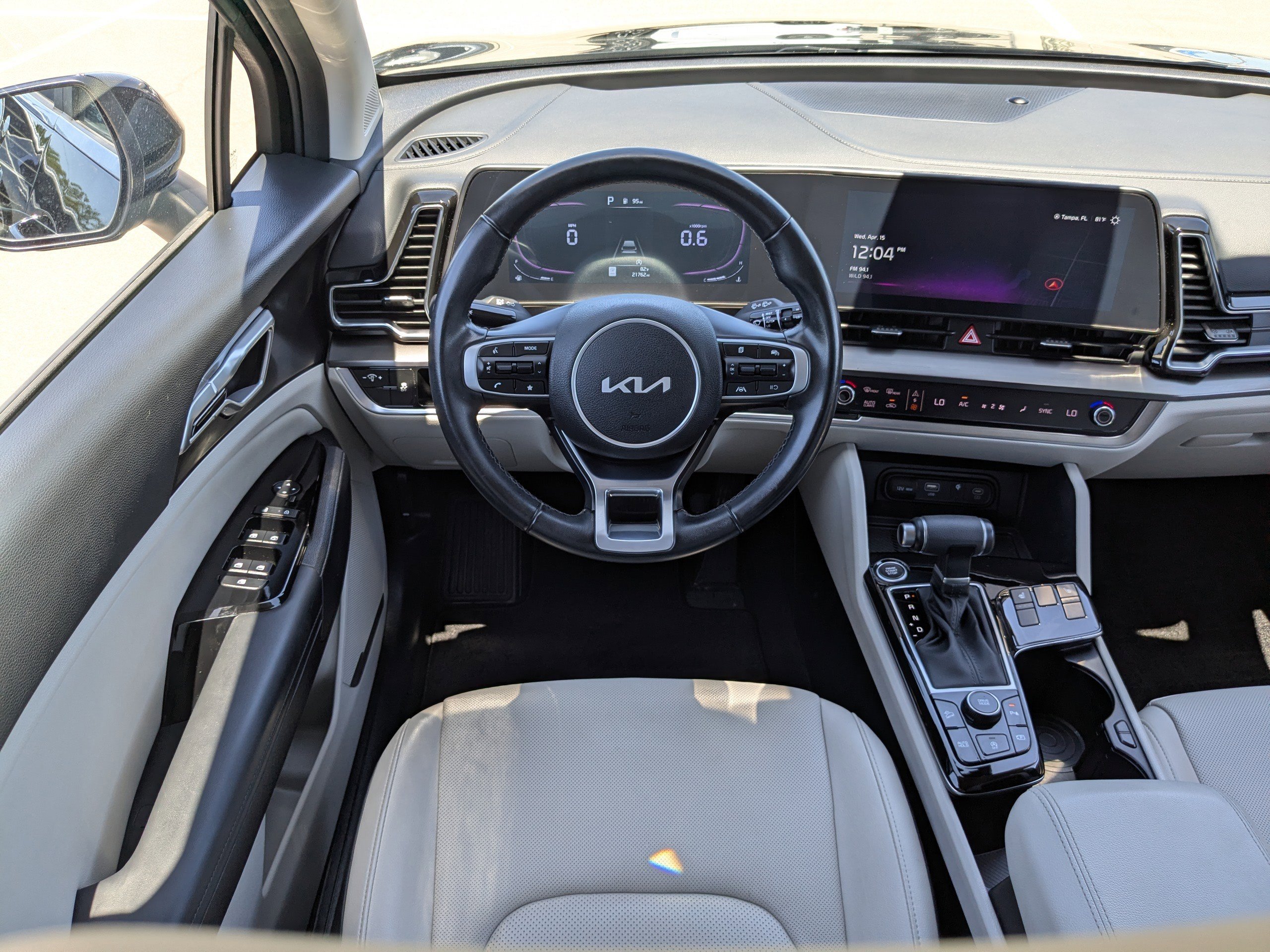 Used 2025 Kia Sportage EX FWD image 16