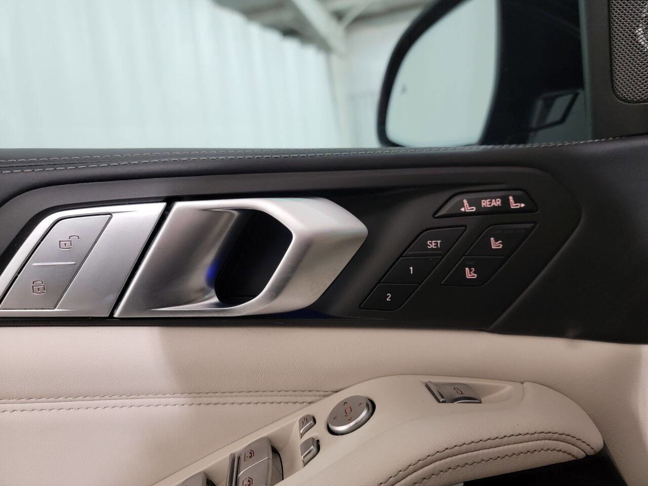 Used 2021 BMW X7 xDrive40i w/ Executive Package AWD/4WD image 11