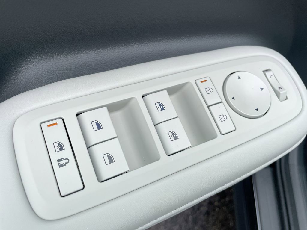 New 2025 Hyundai Santa Fe SEL image 38