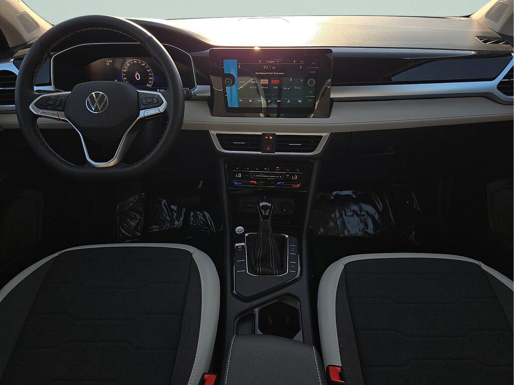 New 2026 Volkswagen Taos SE FWD image 12