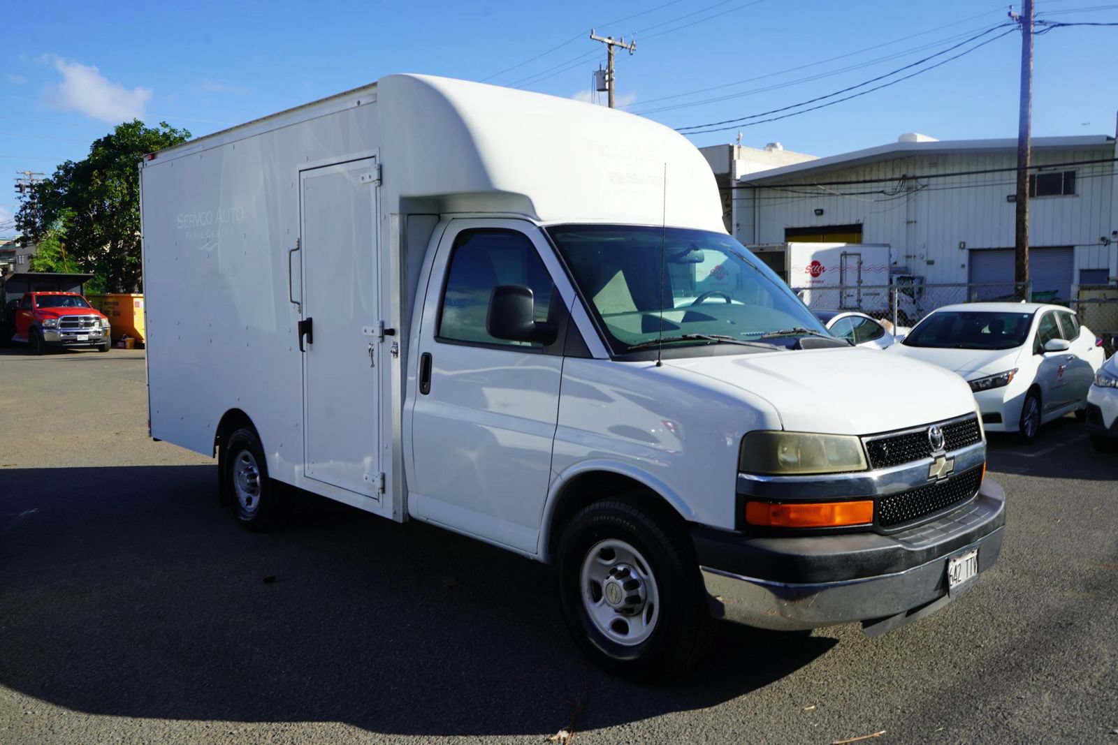 Used 2012 Chevrolet Express 3500 w/ Chrome Appearance Package RWD image 4