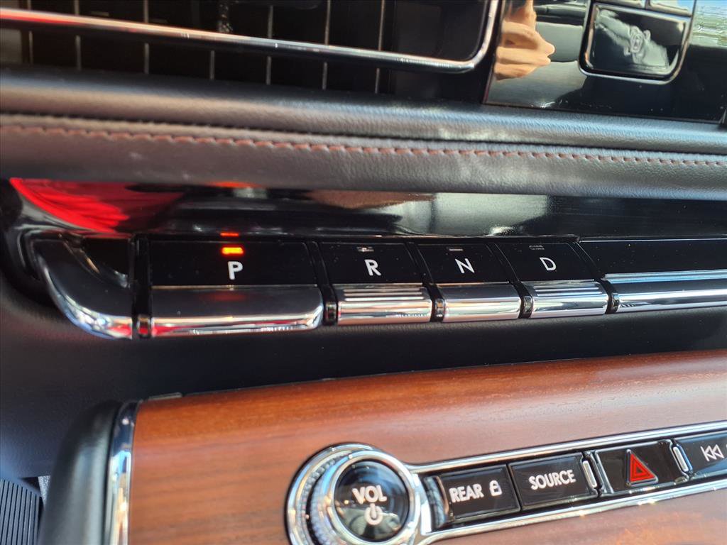 Certified 2023 Lincoln Aviator Reserve w/ Equipment Group 201A image 18