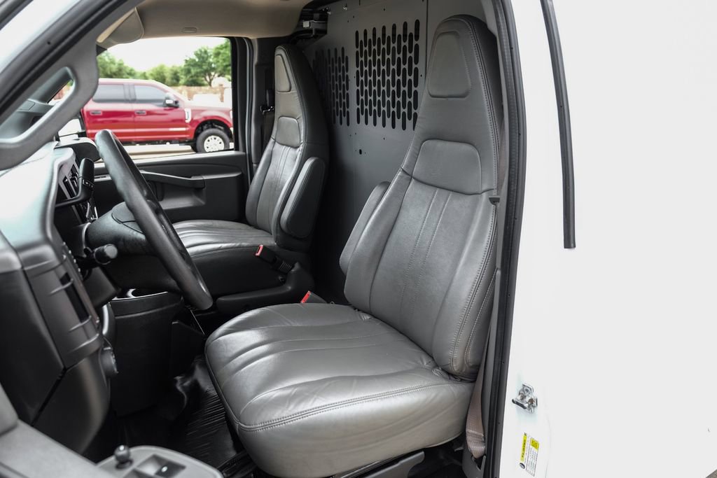 Used 2022 GMC Savana 2500 RWD image 28
