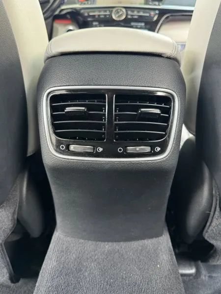Used 2015 Kia K900 Luxury RWD image 50