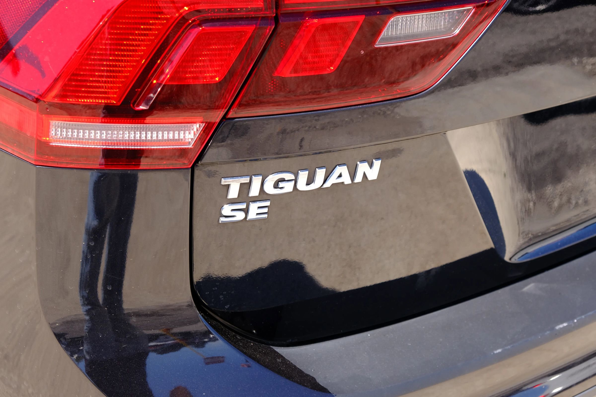 Used 2018 Volkswagen Tiguan SE FWD image 15