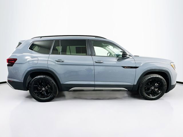 Used 2025 Volkswagen Atlas Peak Edition SE AWD/4WD image 9
