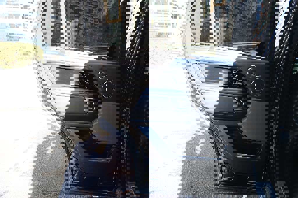 Used 2019 Land Rover Range Rover Autobiography image 25