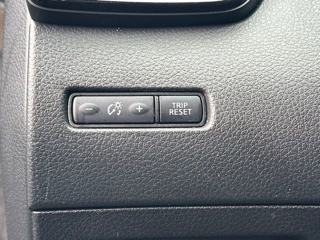 Used 2018 Nissan Rogue Sport SV AWD/4WD image 22