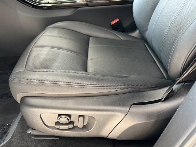 Used 2025 Land Rover Range Rover Evoque S image 19