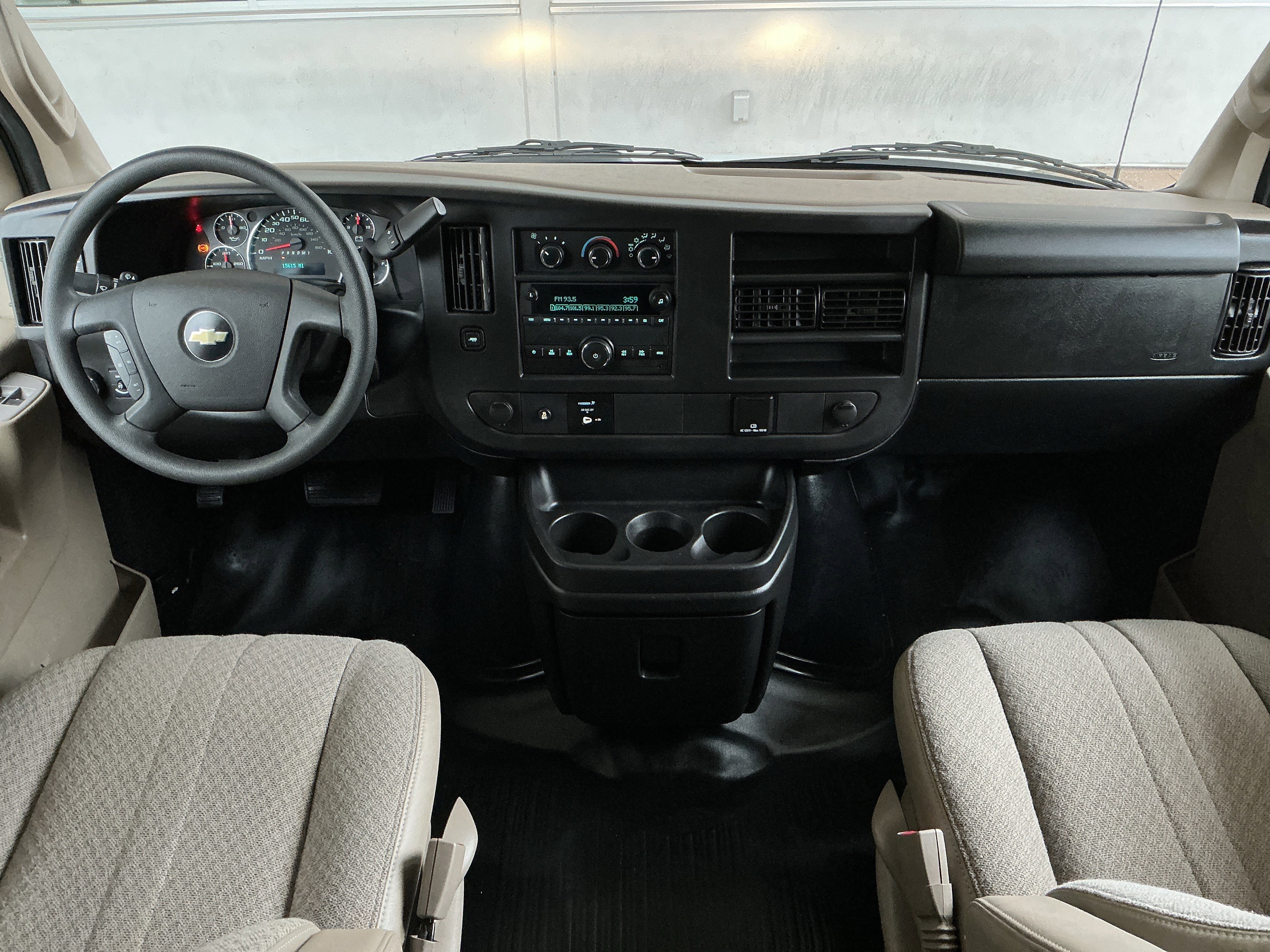 Used 2017 Chevrolet Express 2500 image 4