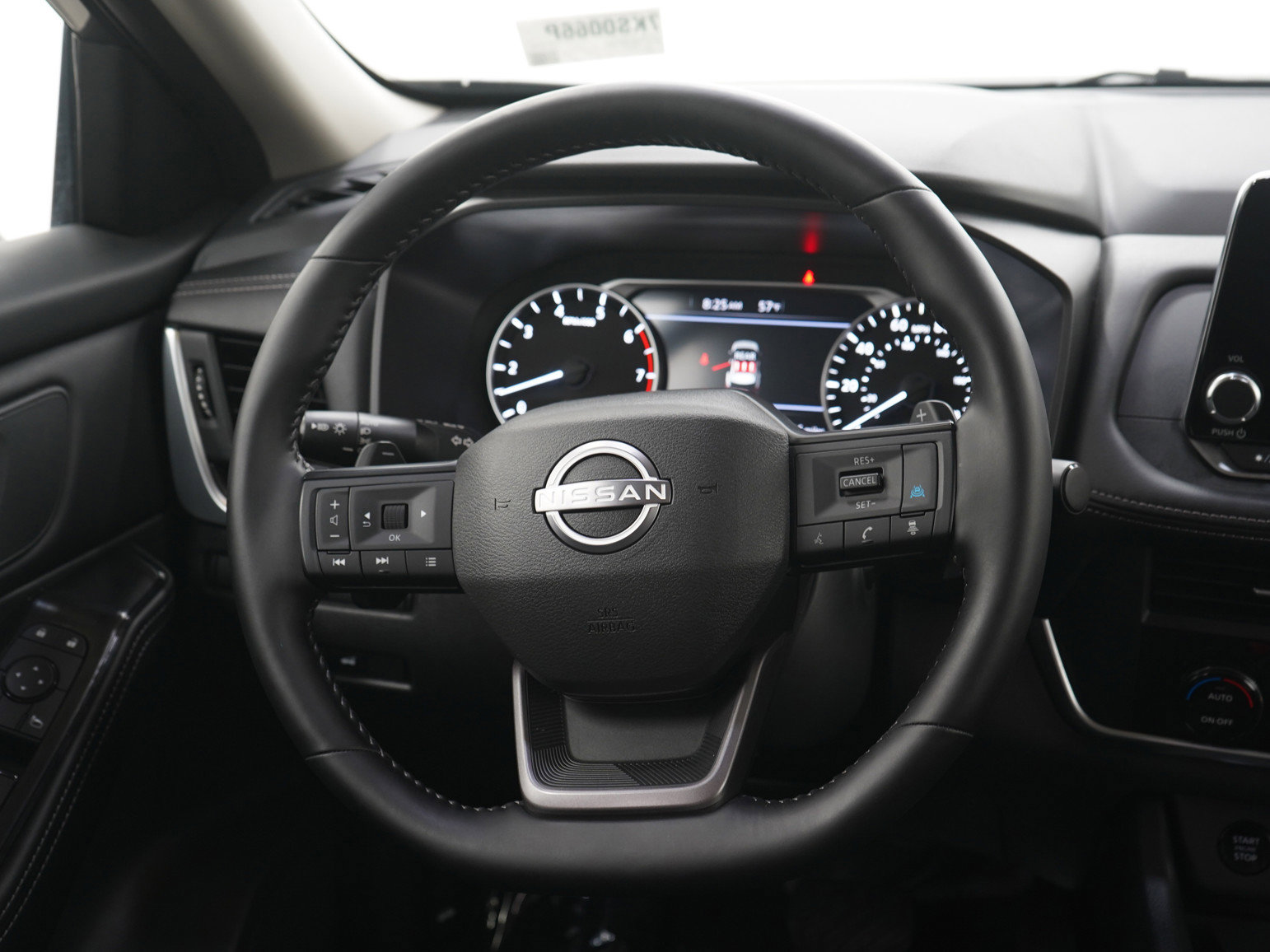Used 2025 Nissan Rogue SV image 17