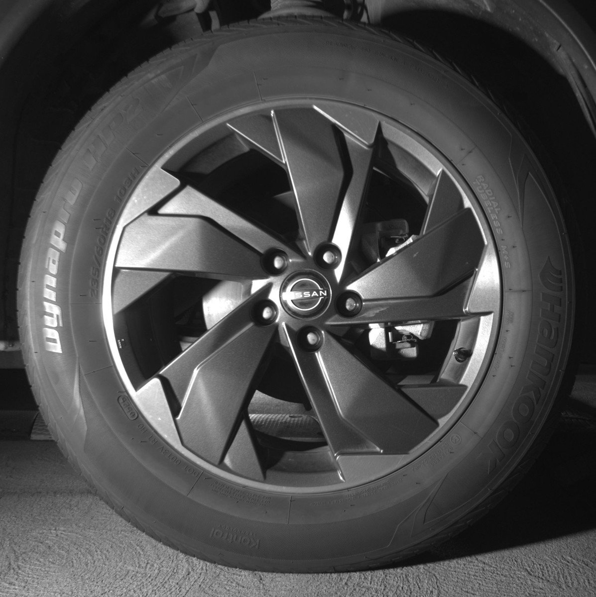 Used 2025 Nissan Rogue SV AWD/4WD image 13