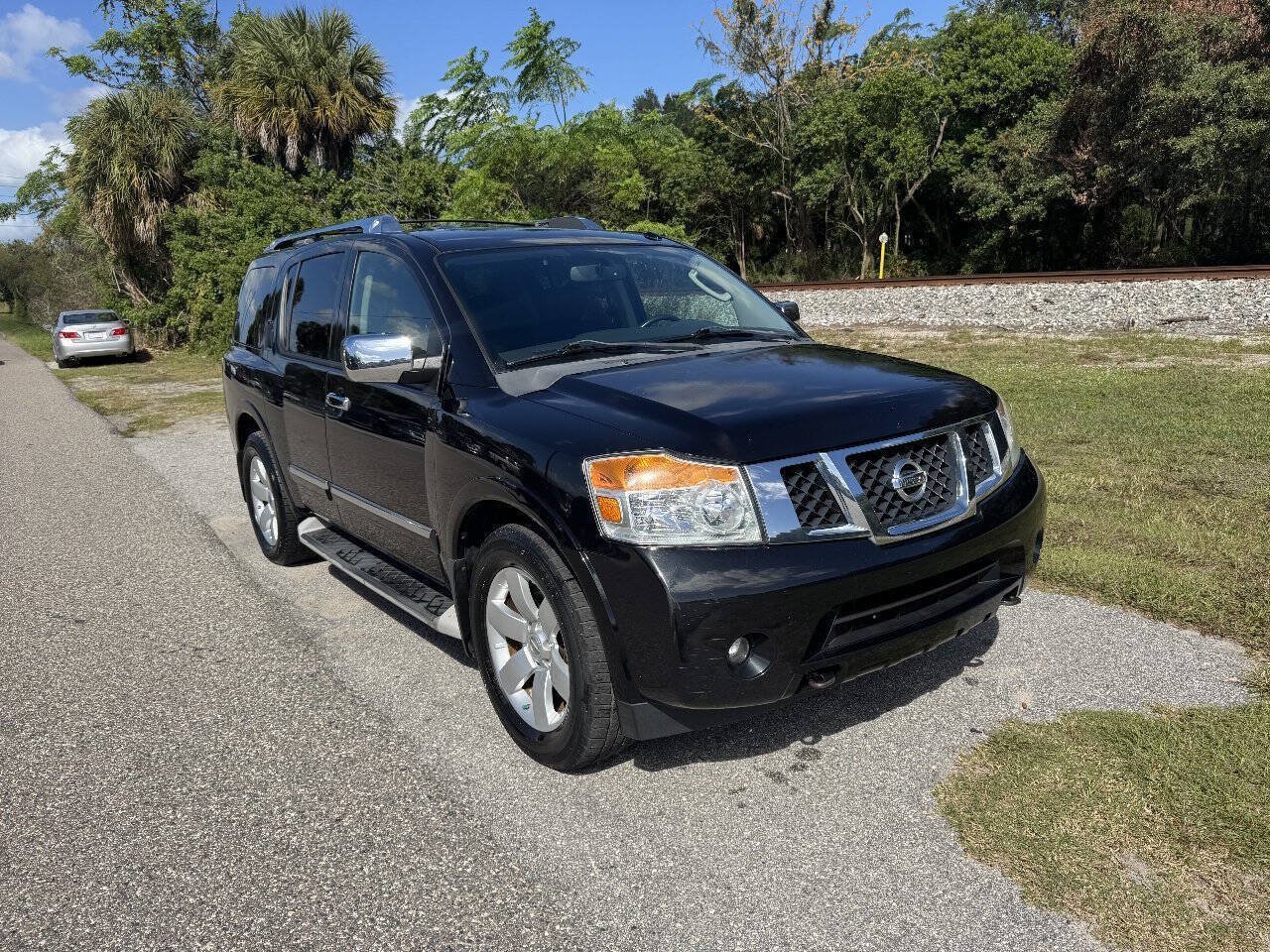 Used 2010 Nissan Armada Titanium RWD image 2