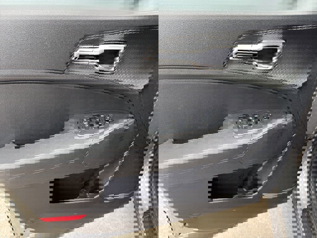 Used 2024 Kia Sportage LX image 9