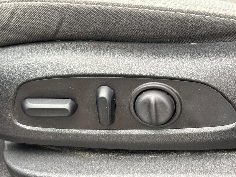 Used 2020 Chevrolet Equinox LS w/ LS Convenience Package image 24