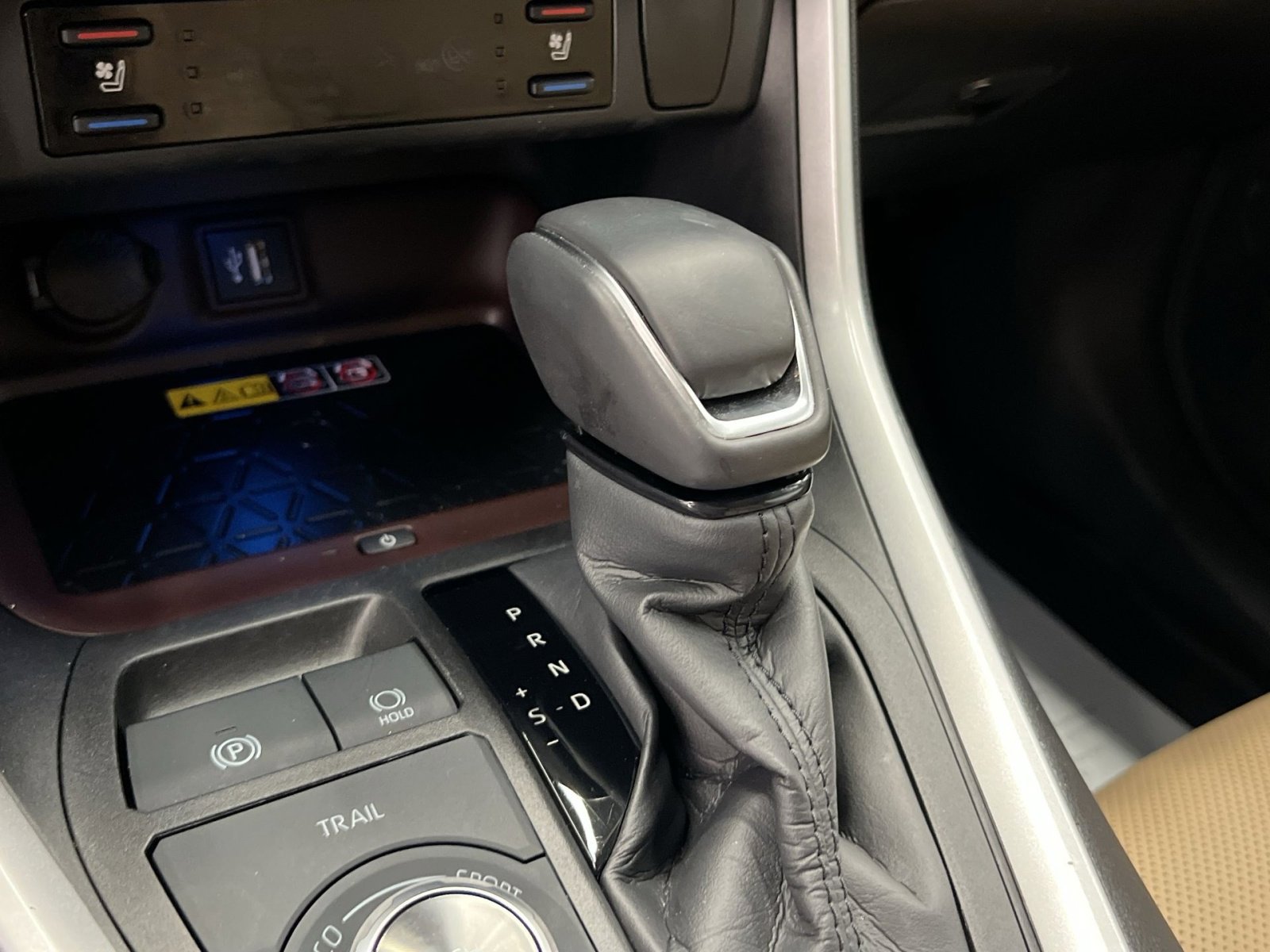 Used 2024 Toyota RAV4 Limited AWD/4WD image 19
