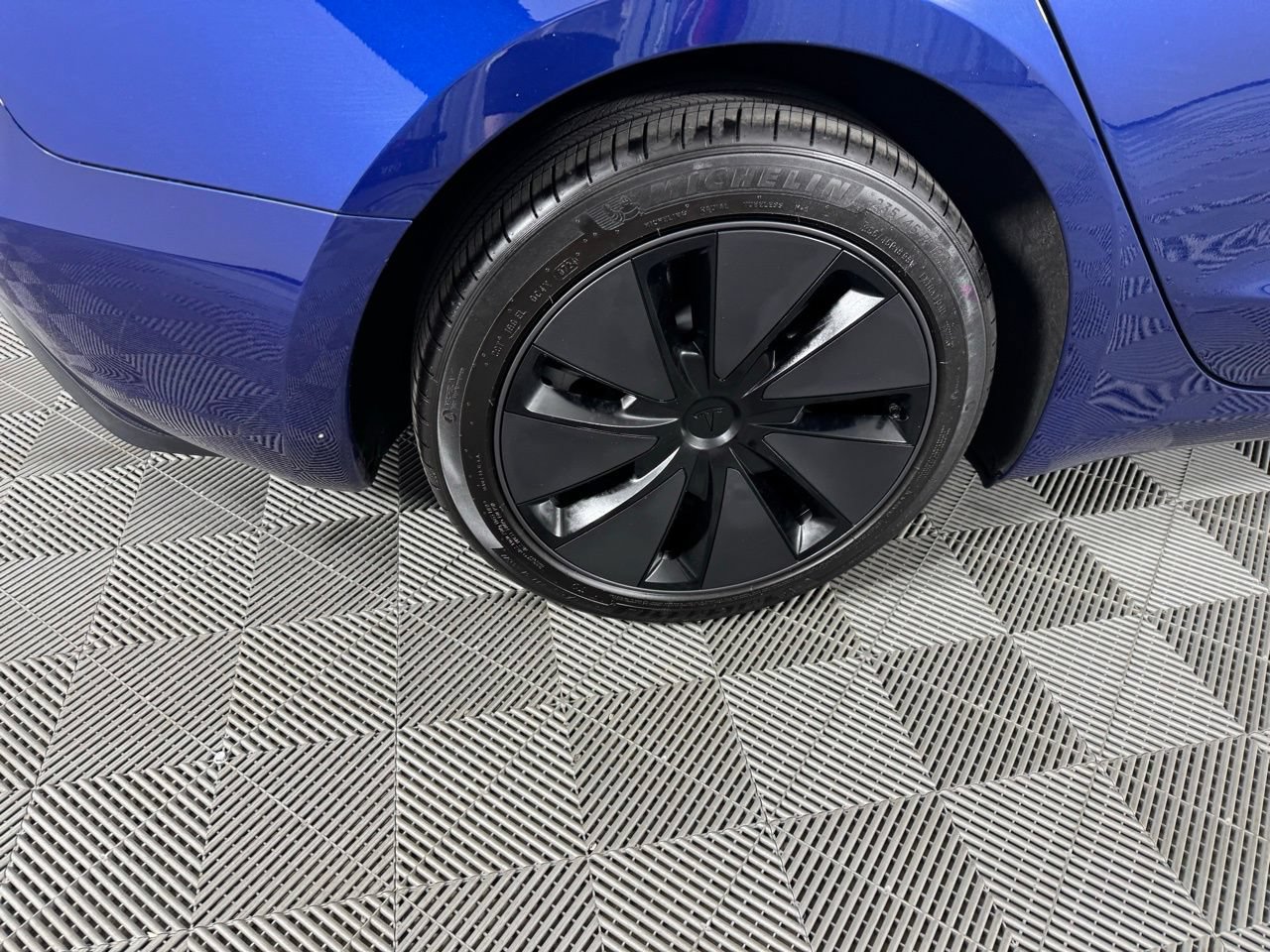 Used 2024 Tesla Model 3 Standard Range RWD image 42