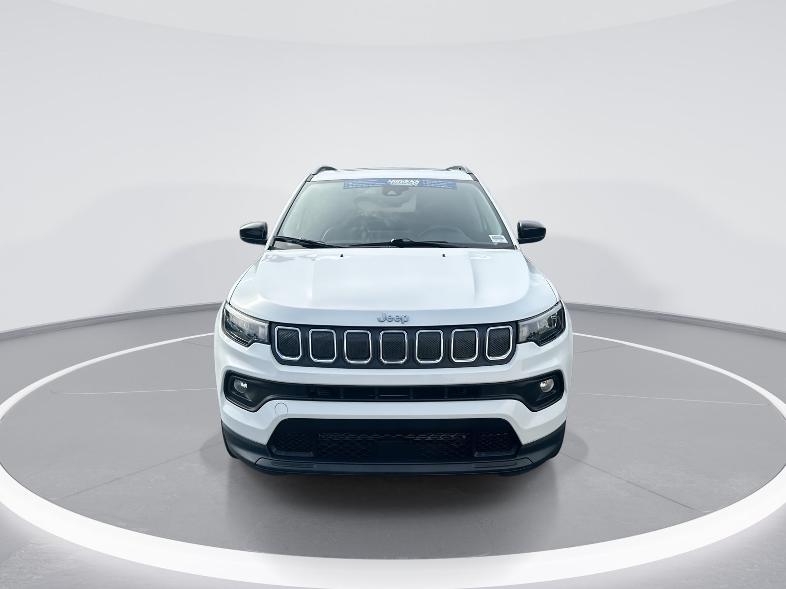 Used 2022 Jeep Compass Latitude w/ Sun and Sound Group AWD/4WD image 3