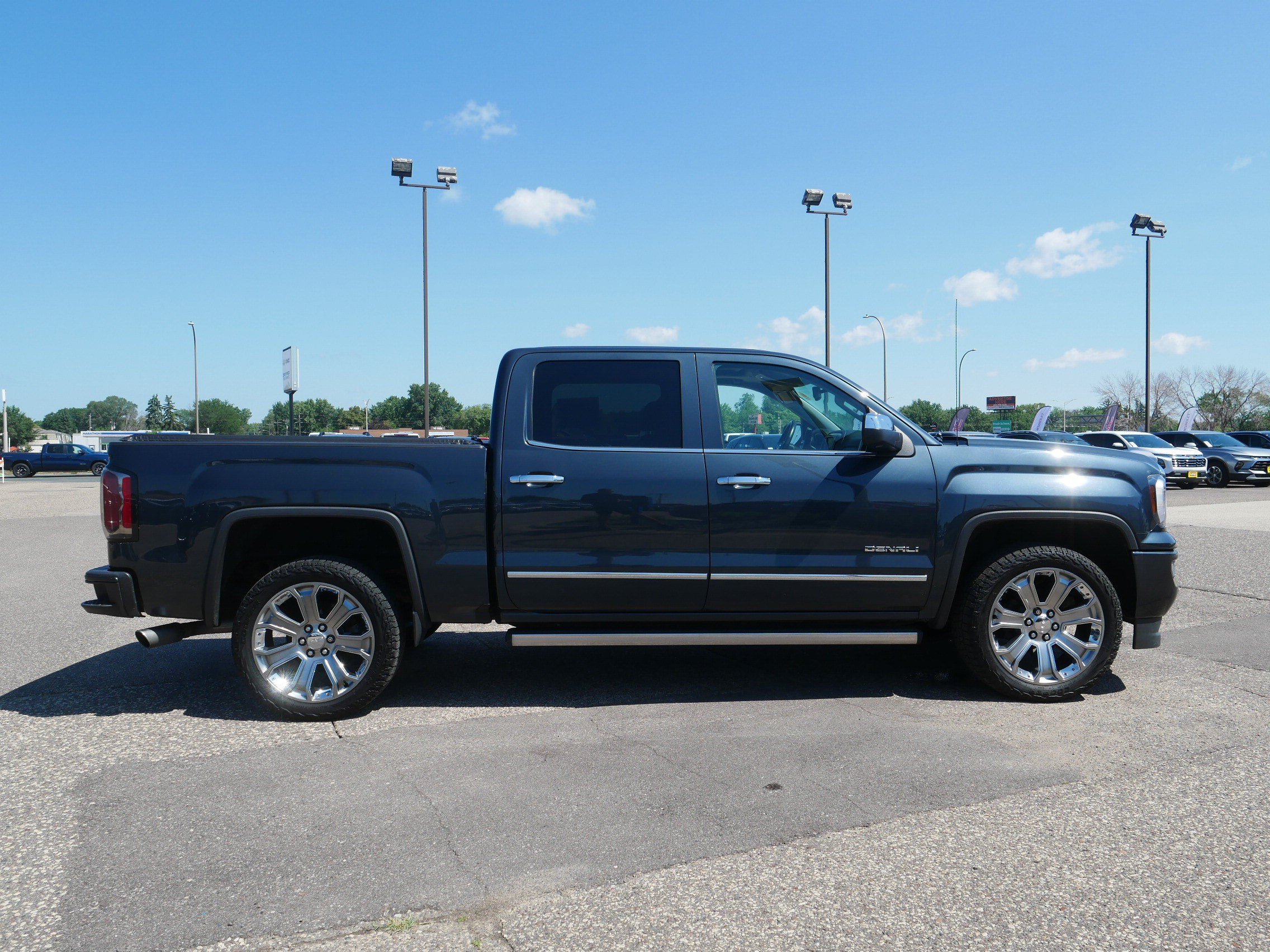 Used 2018 GMC Sierra 1500 Denali w/ Denali Ultimate Package AWD/4WD image 8