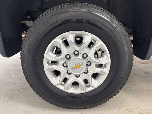 Used 2025 Chevrolet Silverado 2500 LTZ w/ LTZ Plus Package AWD/4WD image 36