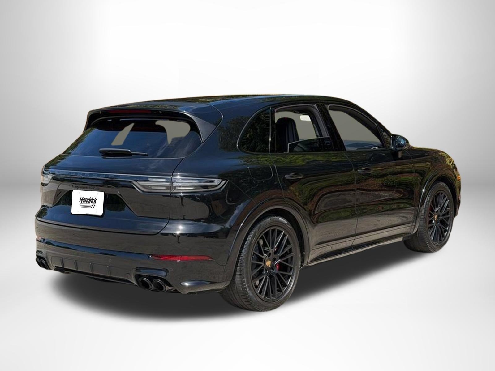 Used 2023 Porsche Cayenne GTS w/ Assistance Package AWD/4WD image 4