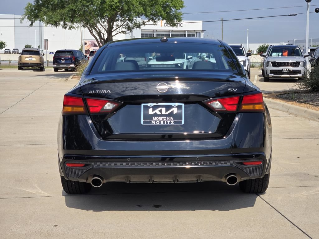 Used 2024 Nissan Altima 2.5 SV w/ SV Premium Package FWD image 13