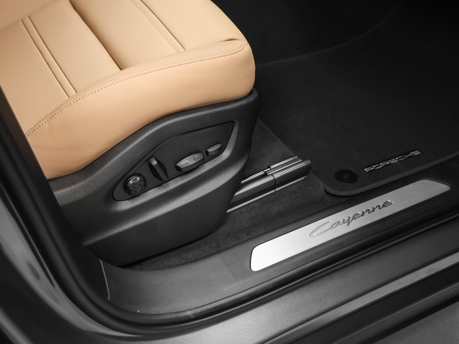 New 2026 Porsche Cayenne AWD/4WD image 19