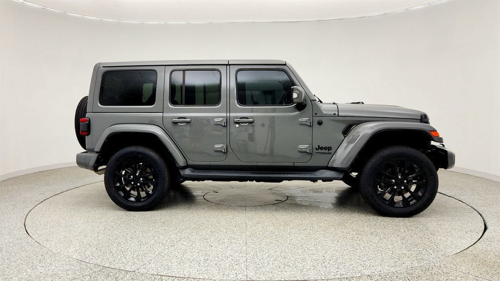 Used 2022 Jeep Wrangler Unlimited Sahara AWD/4WD image 4