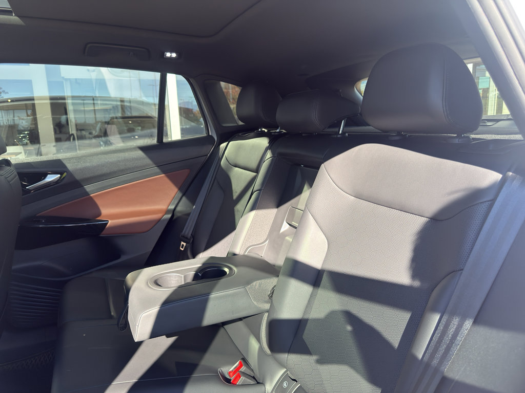 Used 2021 Volkswagen ID.4 Pro S w/ Gradient Package image 14