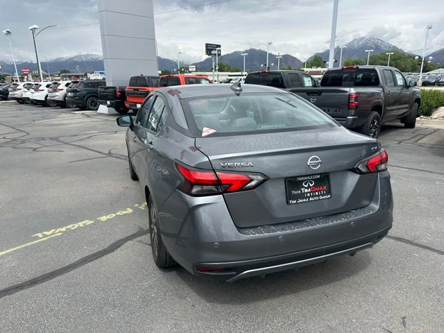 Used 2021 Nissan Versa SV FWD image 9