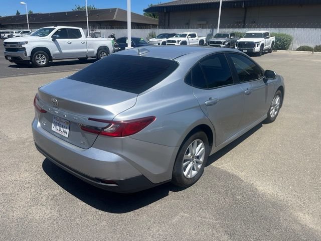 Used 2025 Toyota Camry LE AWD/4WD image 5