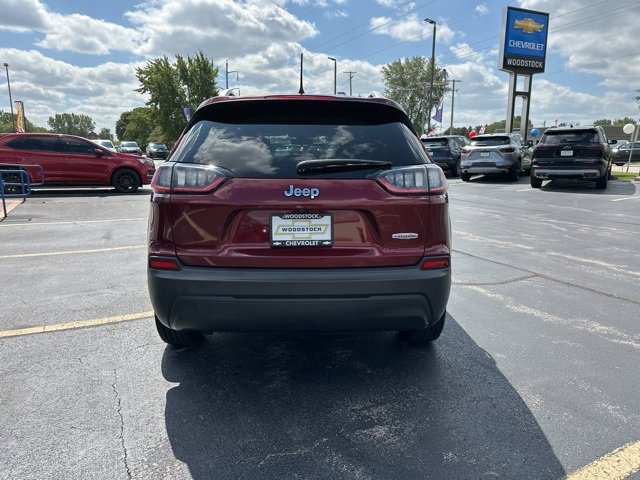 Used 2019 Jeep Cherokee Latitude w/ Popular Appearance Group image 4