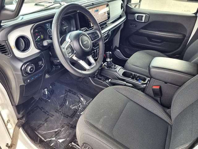 Used 2024 Jeep Wrangler Unlimited Sahara AWD/4WD image 10