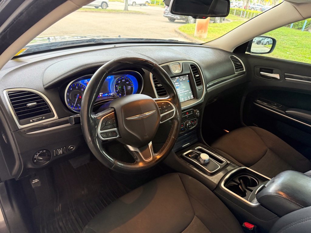 Used 2019 Chrysler 300 Touring w/ Sport Appearance Package RWD image 7