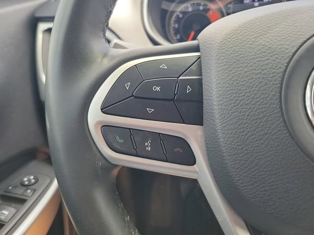Used 2022 Jeep Cherokee Latitude w/ Sun & Sound Group AWD/4WD image 22