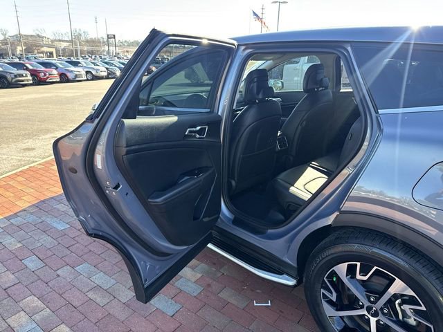Used 2024 Kia Sportage EX image 28