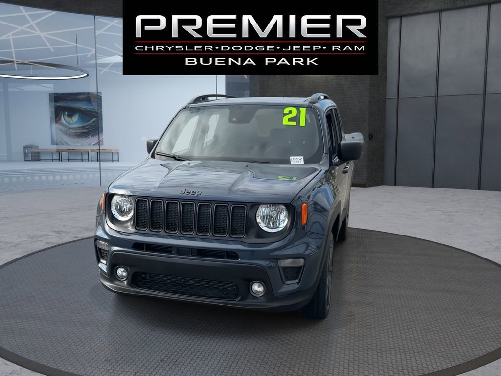 Used 2021 Jeep Renegade Latitude w/ Sun & Sound Group AWD/4WD image 3