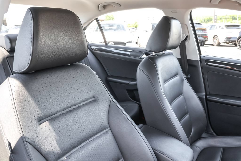 Used 2015 Volkswagen Jetta TDI SEL FWD image 37