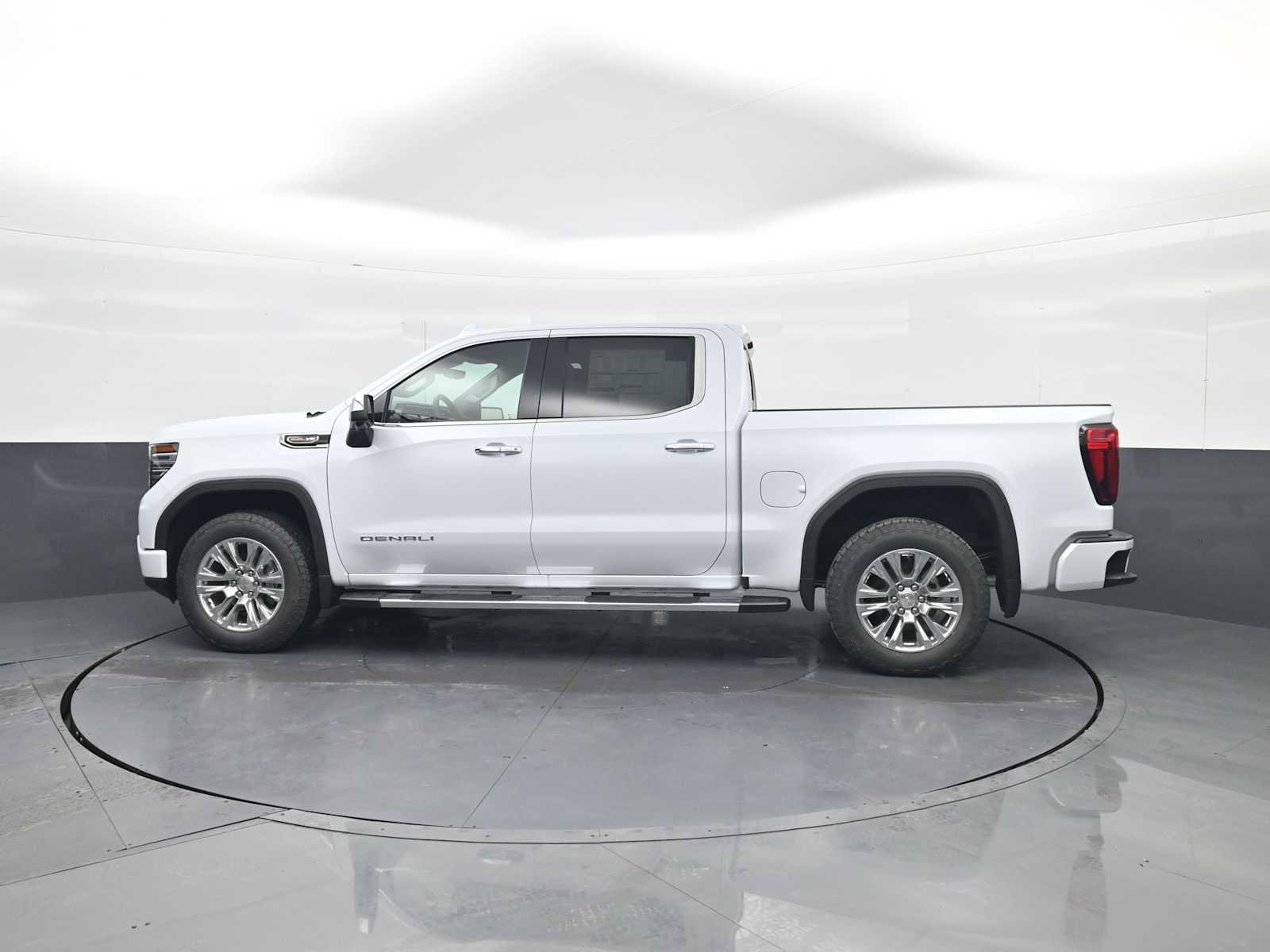 New 2026 GMC Sierra 1500 Denali w/ Technology Package AWD/4WD image 5