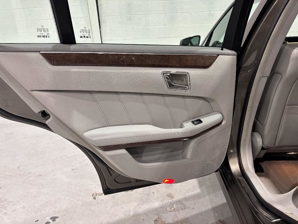 Used 2011 Mercedes-Benz E 350 Sedan image 58