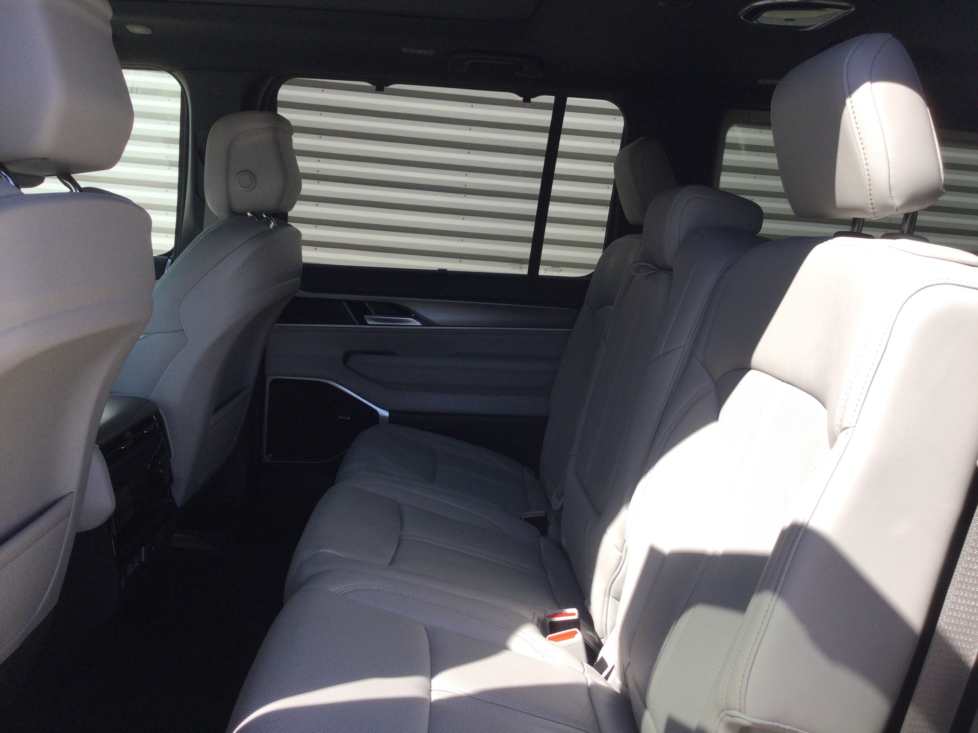 Used 2026 Jeep Grand Wagoneer L Limited AWD/4WD image 12