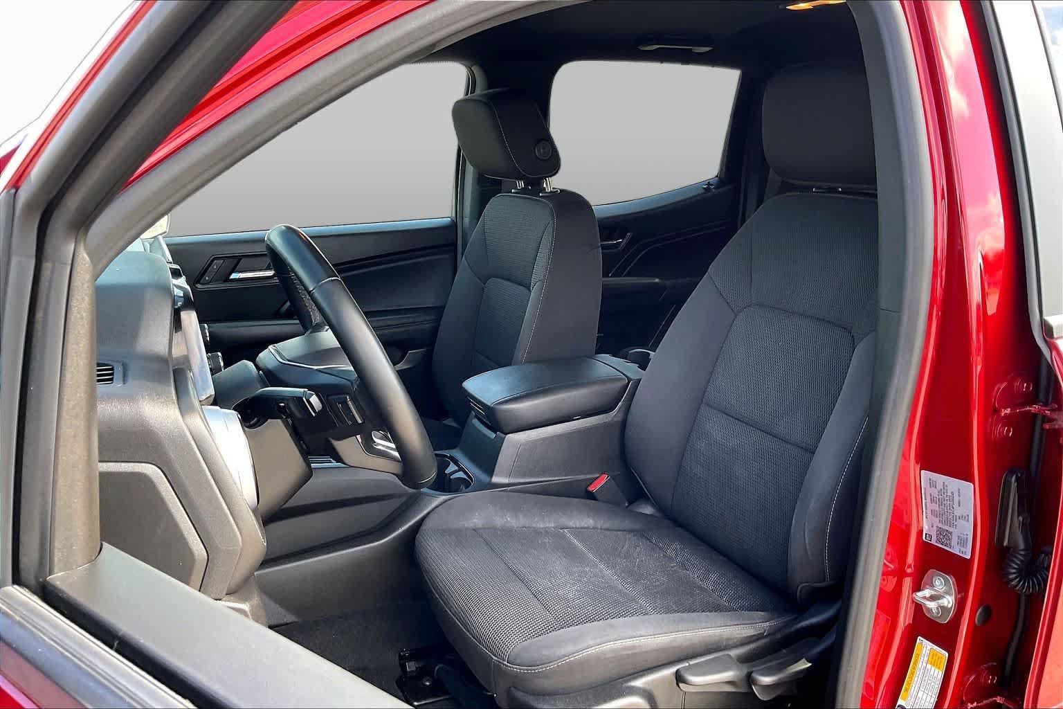 Used 2023 Chevrolet Colorado LT RWD image 7