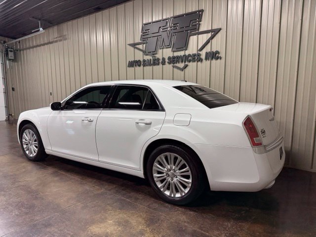 Used 2014 Chrysler 300 AWD w/ Driver Convenience Group image 5