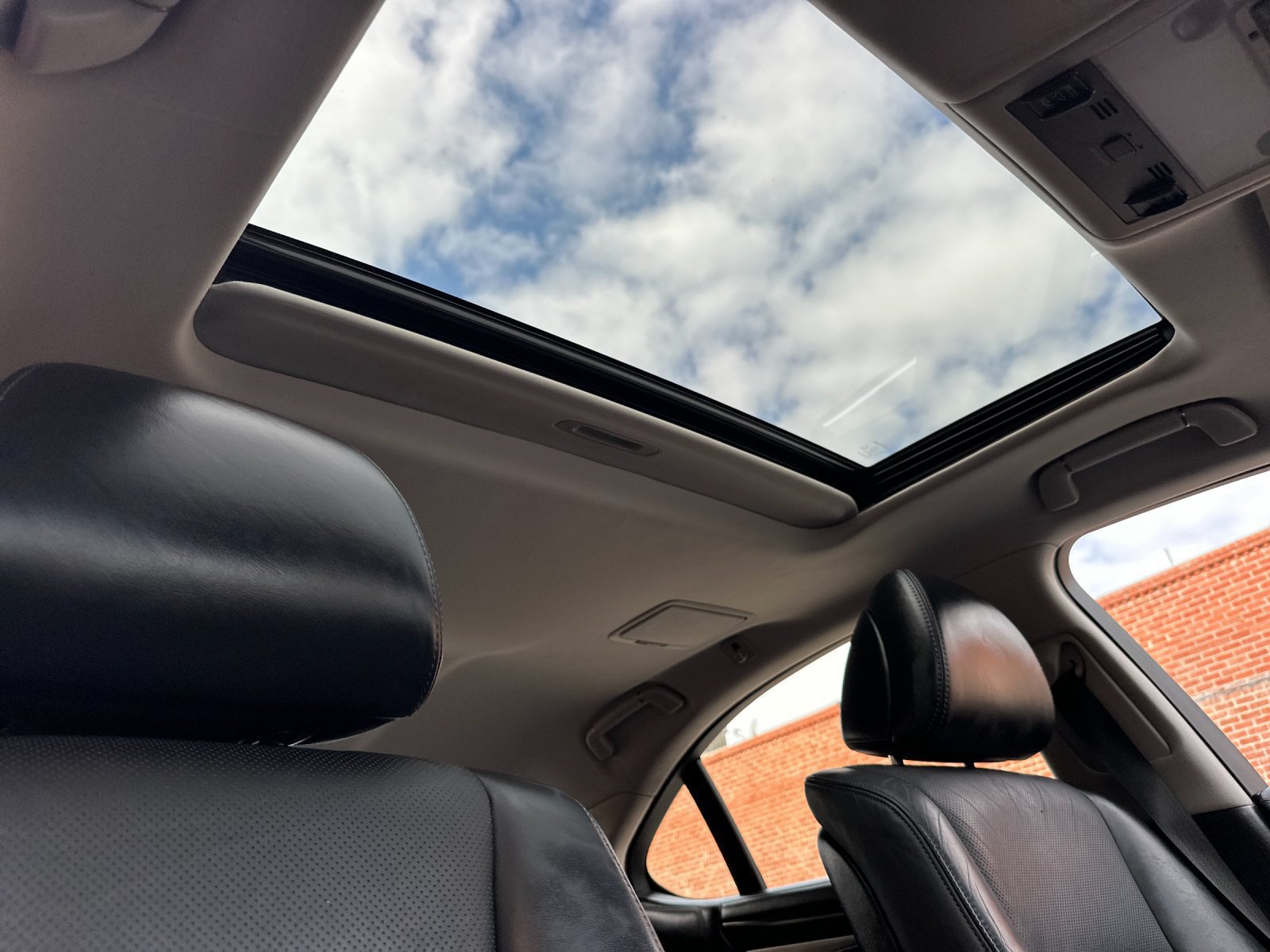 Used 2015 Lexus LS 460 w/ Comfort Package RWD image 22