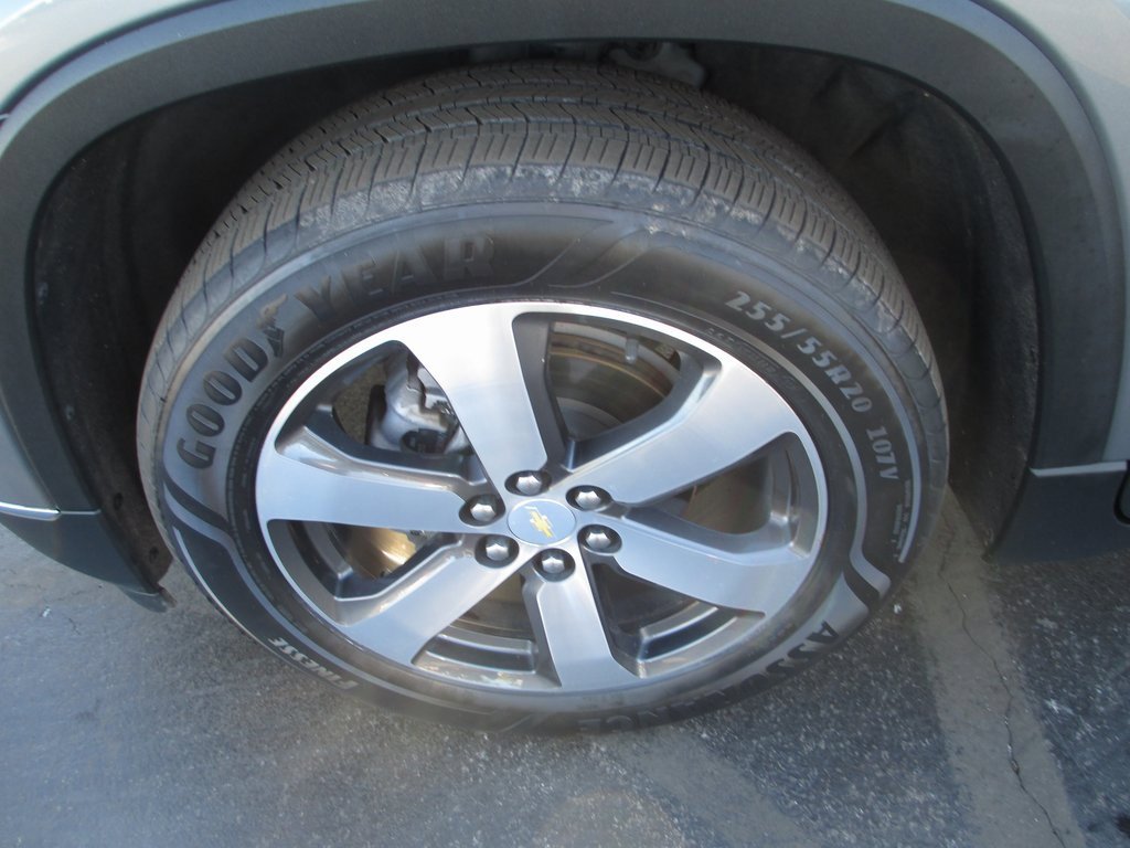 Used 2021 Chevrolet Traverse LT w/ LT Premium Package image 12