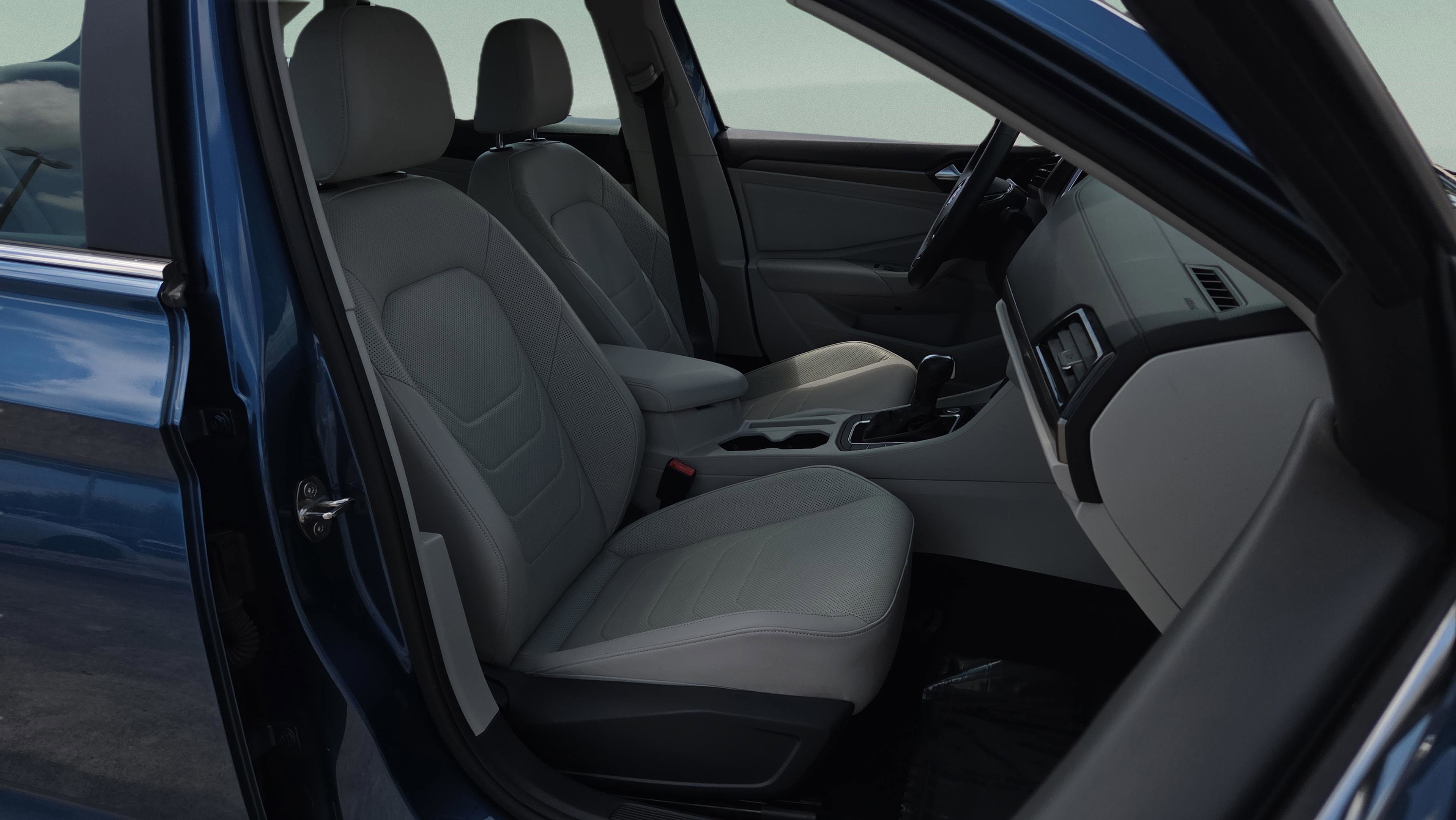 Used 2020 Volkswagen Jetta SEL Premium FWD image 18